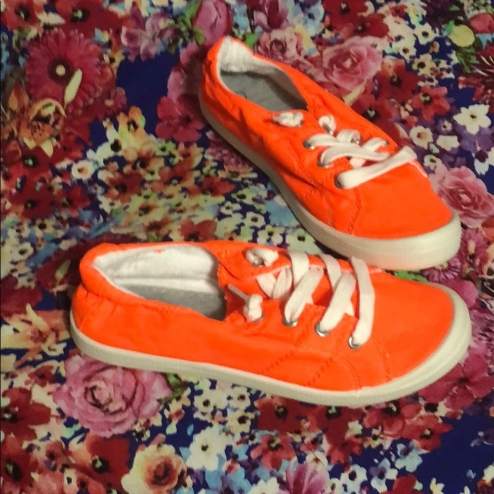Canvas sneakers neon orange